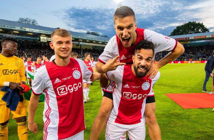 初双方的首 初双方的首